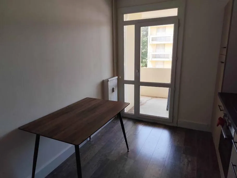 Laya Apartment Valence